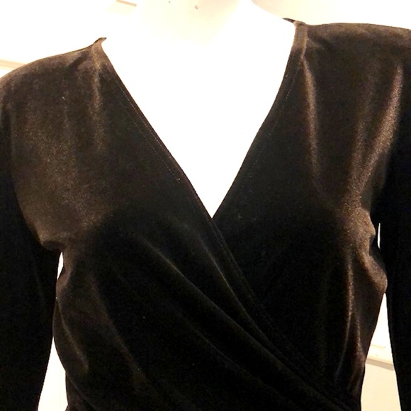 Cache Tops - Vintage Faux Fur Cuff Velvet Top